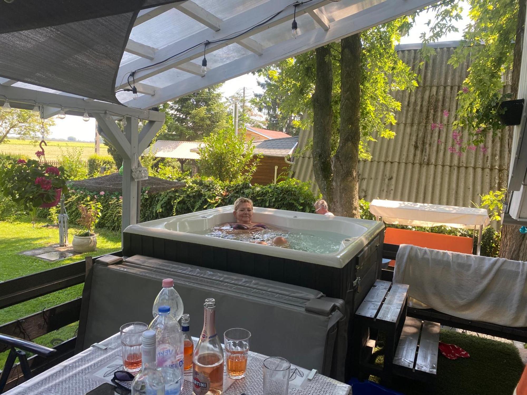 Icuka Vendeghaza Villa Kiskunlacháza Exteriör bild